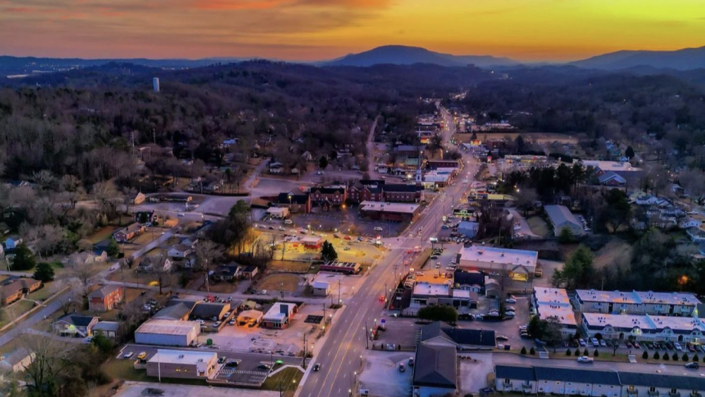 NOOGAtoday | Roads and buildings at sunset