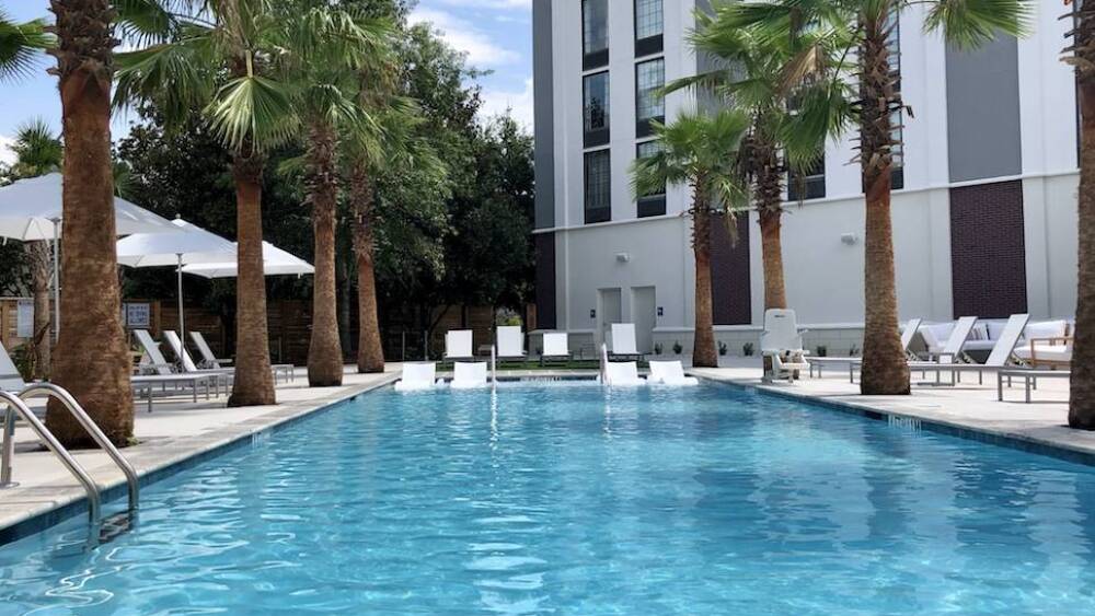 Hotel Indigo Pool