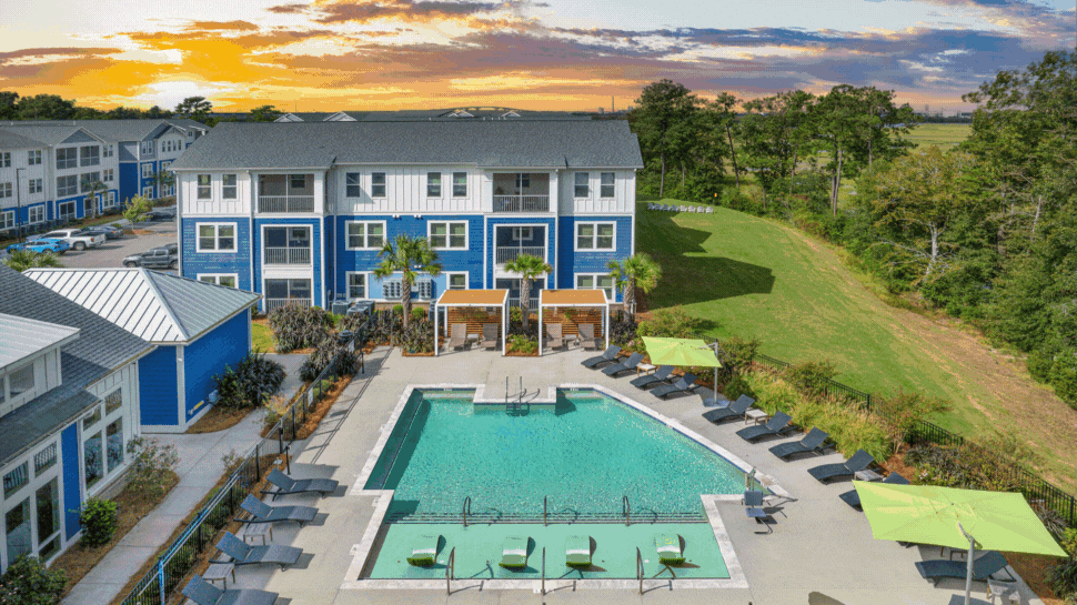 A GIF of the amenities at Overlook Point apartments in Charleston.