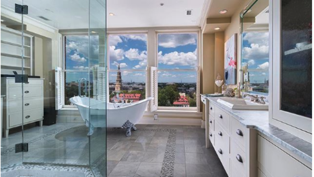 penthouse bathroom in the peoples building