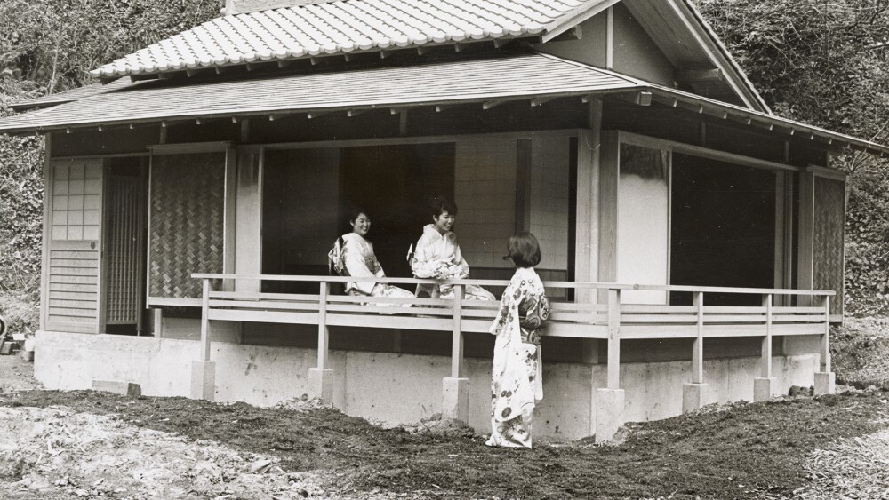 Mayor (Archival) - Schrunk Terry Doyle - Subject Files - A2011-002.195   Estuko Maeda Emi Togashi and Keko Nei posing in the Japanese Garden Ceremonial Tea House.png