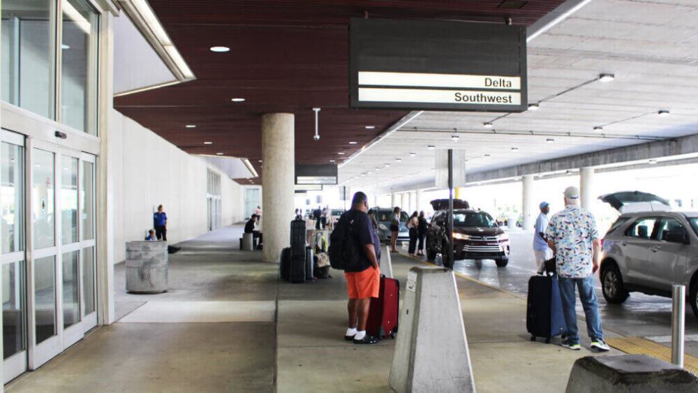 express lot_louisville international airport_lou.jpg