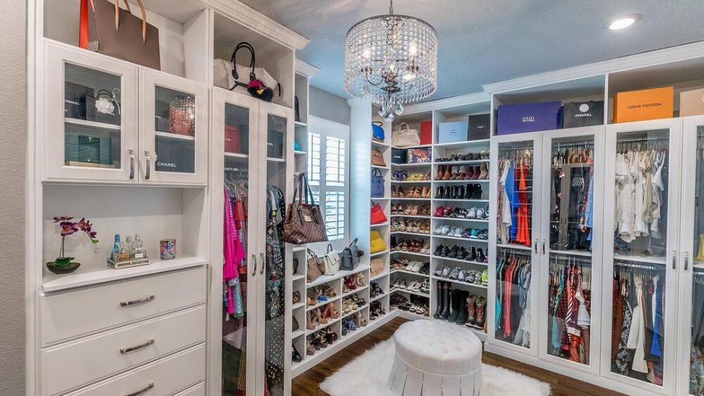Sell Your Sole Luxury Consignment Boutique in Belltown