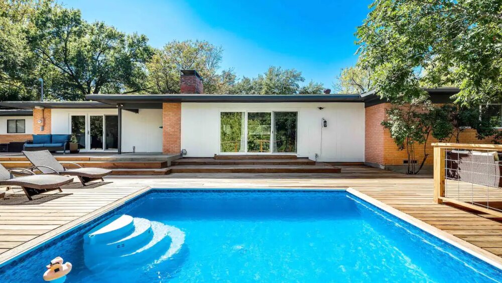 FTWtoday - Grand Treehouse w_ heated pool close to Six Flags
