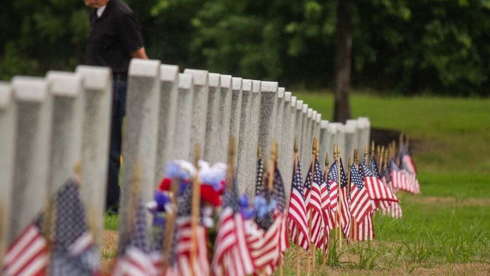 The Dallas-Fort Worth National Cemetery spans 638 acres | Photo via @tjoelchris
