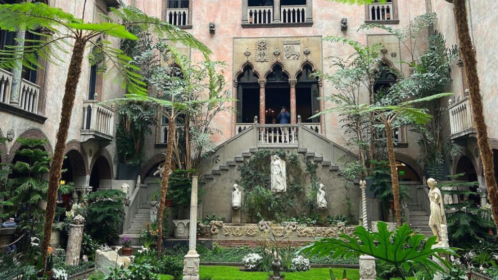 Flowery courtyard of the Isabella Stewart Gardner Museum