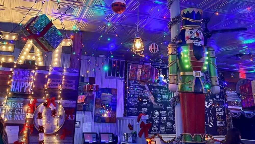 Santa's pub at publico columbia