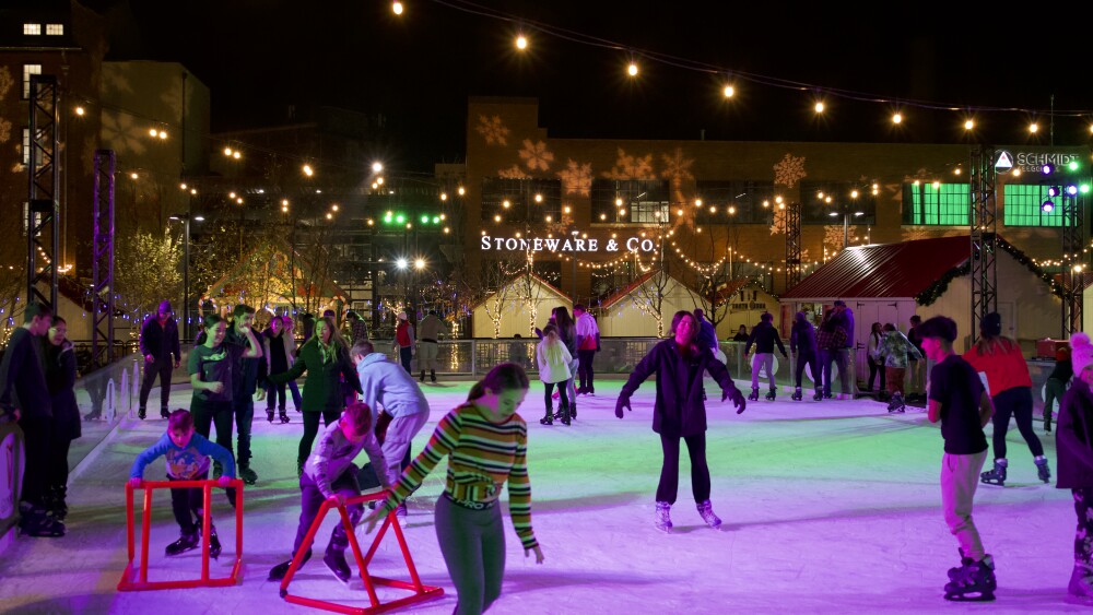 paristown ice skating