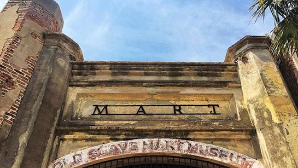 Old Slave Mart Museum | Photo by @jacquiannsmith