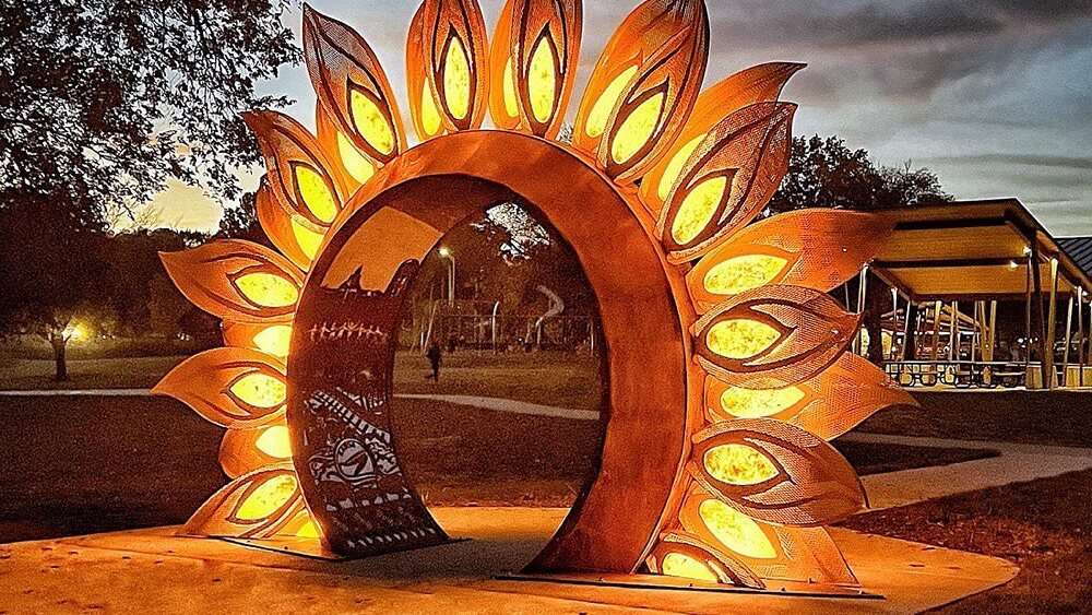 KC_Gateway sculpture in Meadowbrook Park