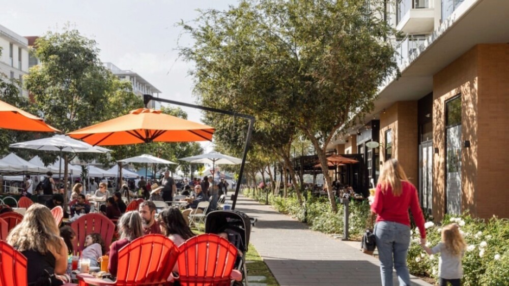 Tables and vendors at the San Marcos Farmers Market