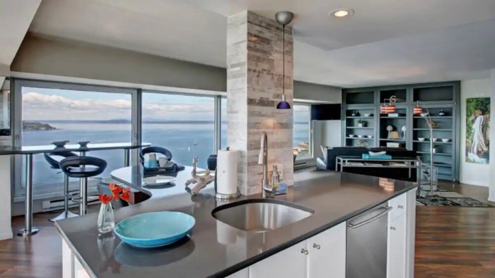 SEAtoday Pike Place Penthouse