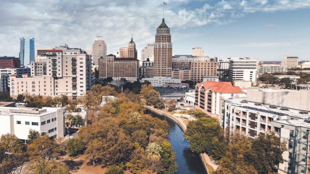 SATXtoday: Skyline San Antonio with homes