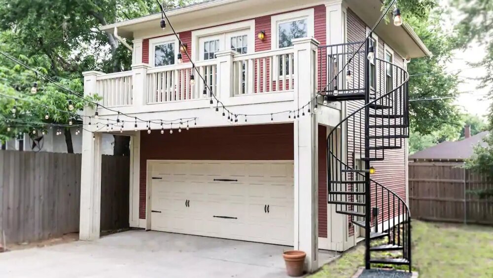 FTWtoday - Treehouse Studio Near Downtown