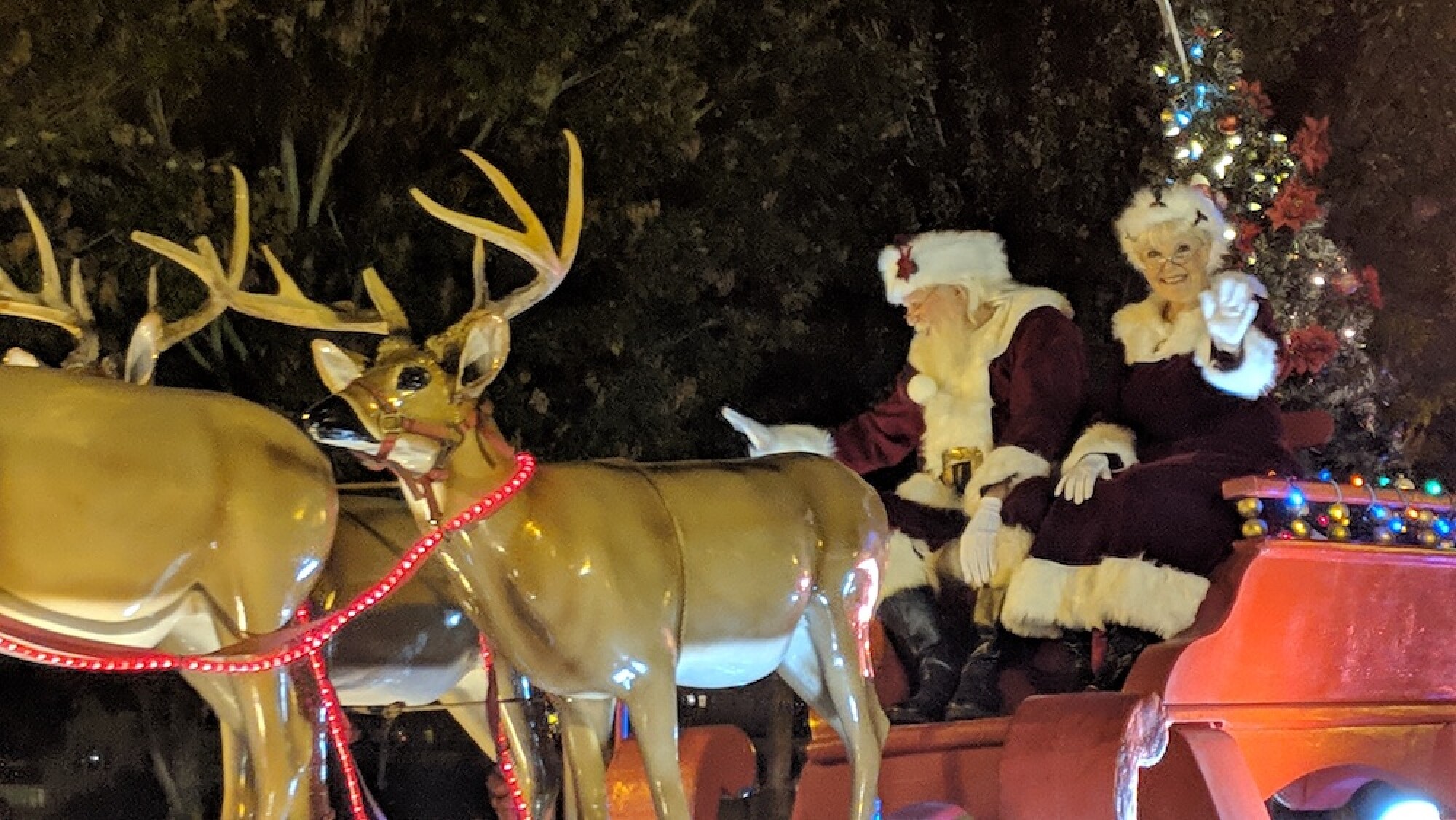 Everything you need to know about the 2019 Lakeland Christmas Parade 🎄