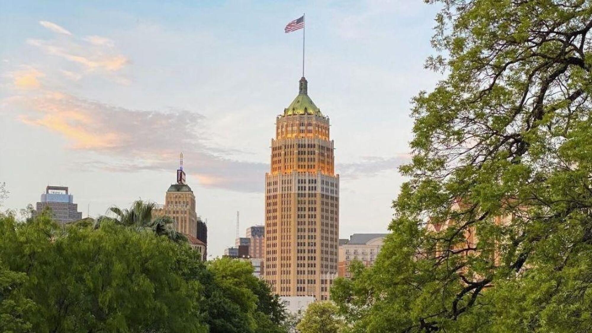 San Antonio's first skyscraper — Tower Life Building SATXtoday
