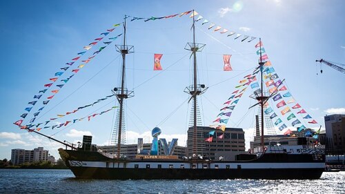Jose gasparilla pirate ship