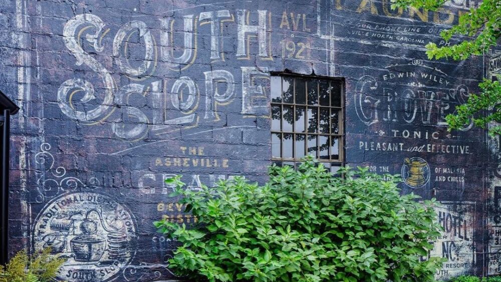 visitasheville-242596458_568156177642685_7669986044364628988_n