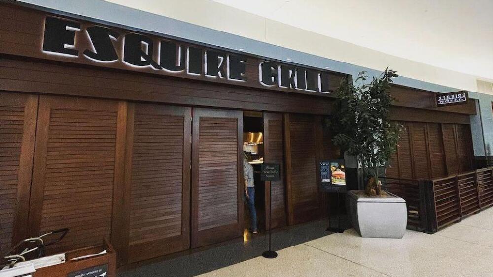 The Esquire Grill lives on at SMF following its 2019 closure. | Photo by @delta_elec_