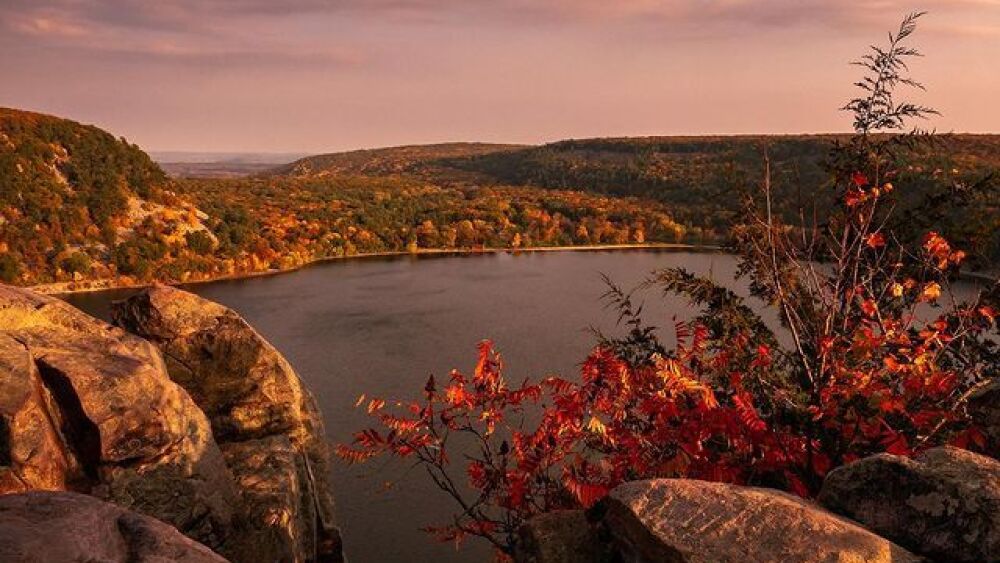 Sunrise photo over Devil's Lake in Baraboo, WI