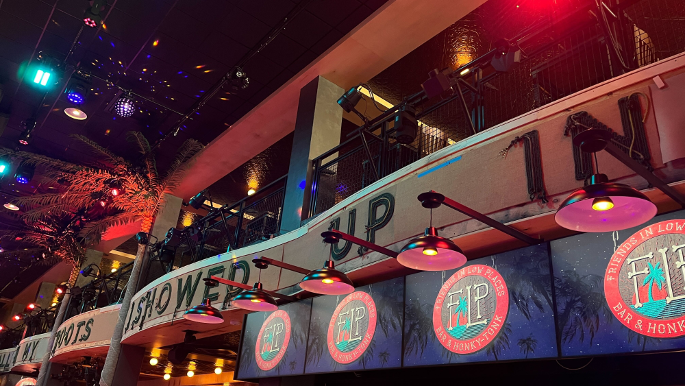 First look: Garth Brooks Broadway honky tonk Friends in Low Places ...