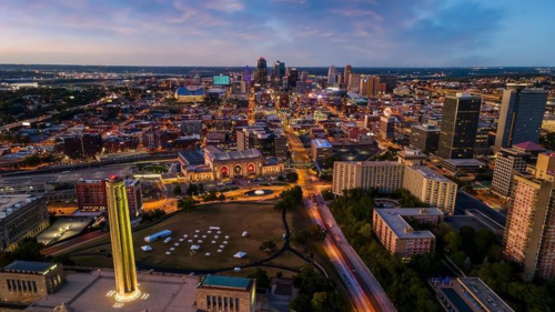 KC_downtown skyline plus Liberty Memorial