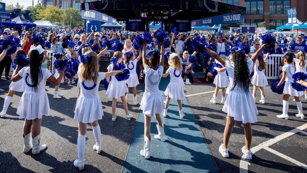 Colts kids cheerleaders outside of stadium