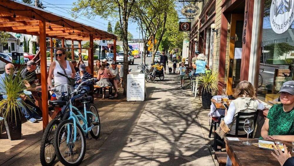 Take full advantage of the flourishing sidewalk culture. | Photo via @sellwood_scenes